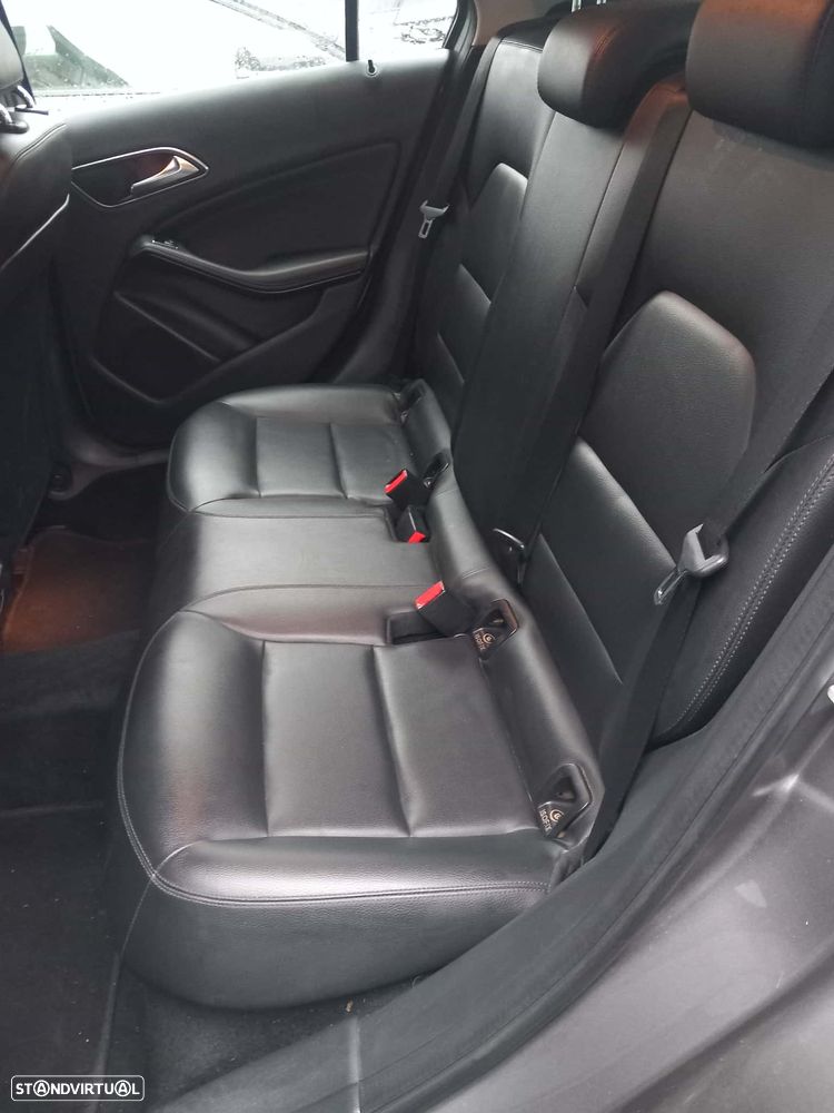 Mercedes-Benz A 180 CDI (BlueEFFICIENCY) - 10