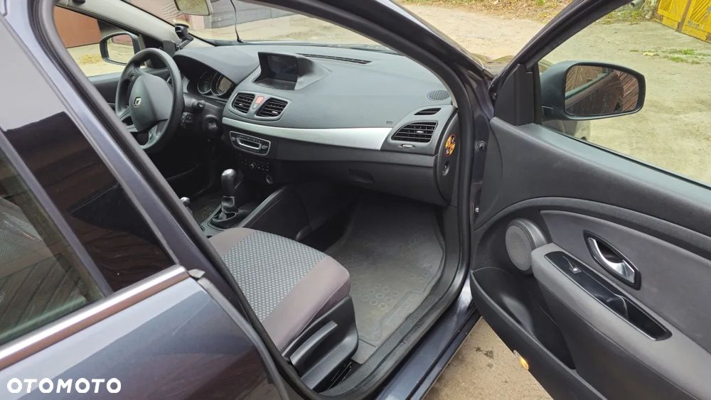 Renault Fluence 1.6 16V Color Edition - 10