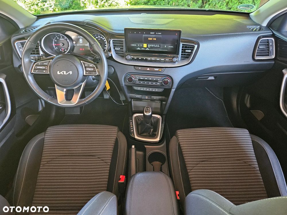 Kia Ceed - 11