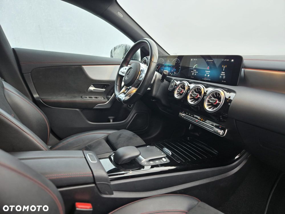 Mercedes-Benz CLA - 10