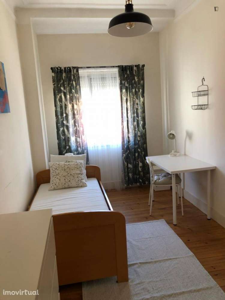 Quarto - localizado em Alameda Lisbon - Grande imagem: 3/12