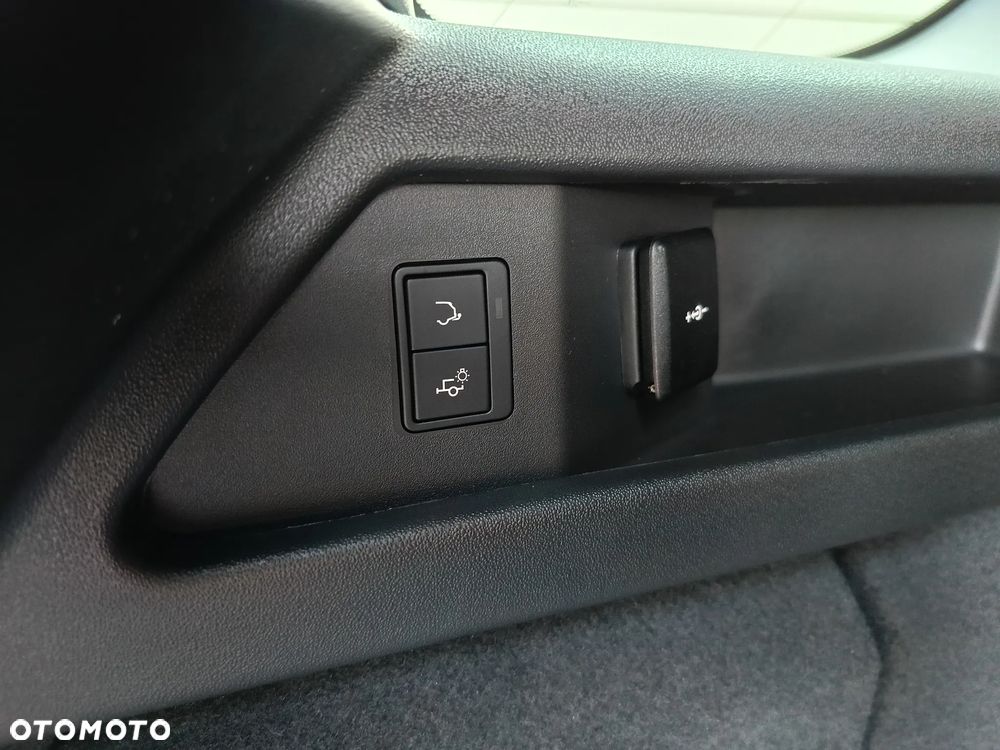 Land Rover Discovery Sport - 40