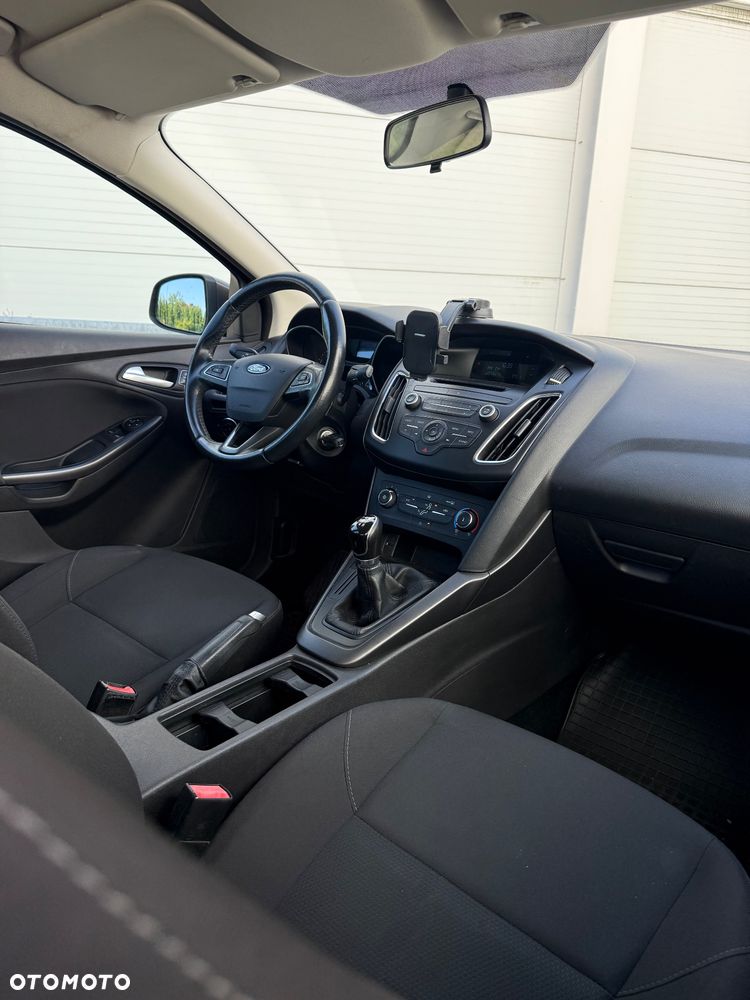 Ford Focus 1.6 Trend - 16