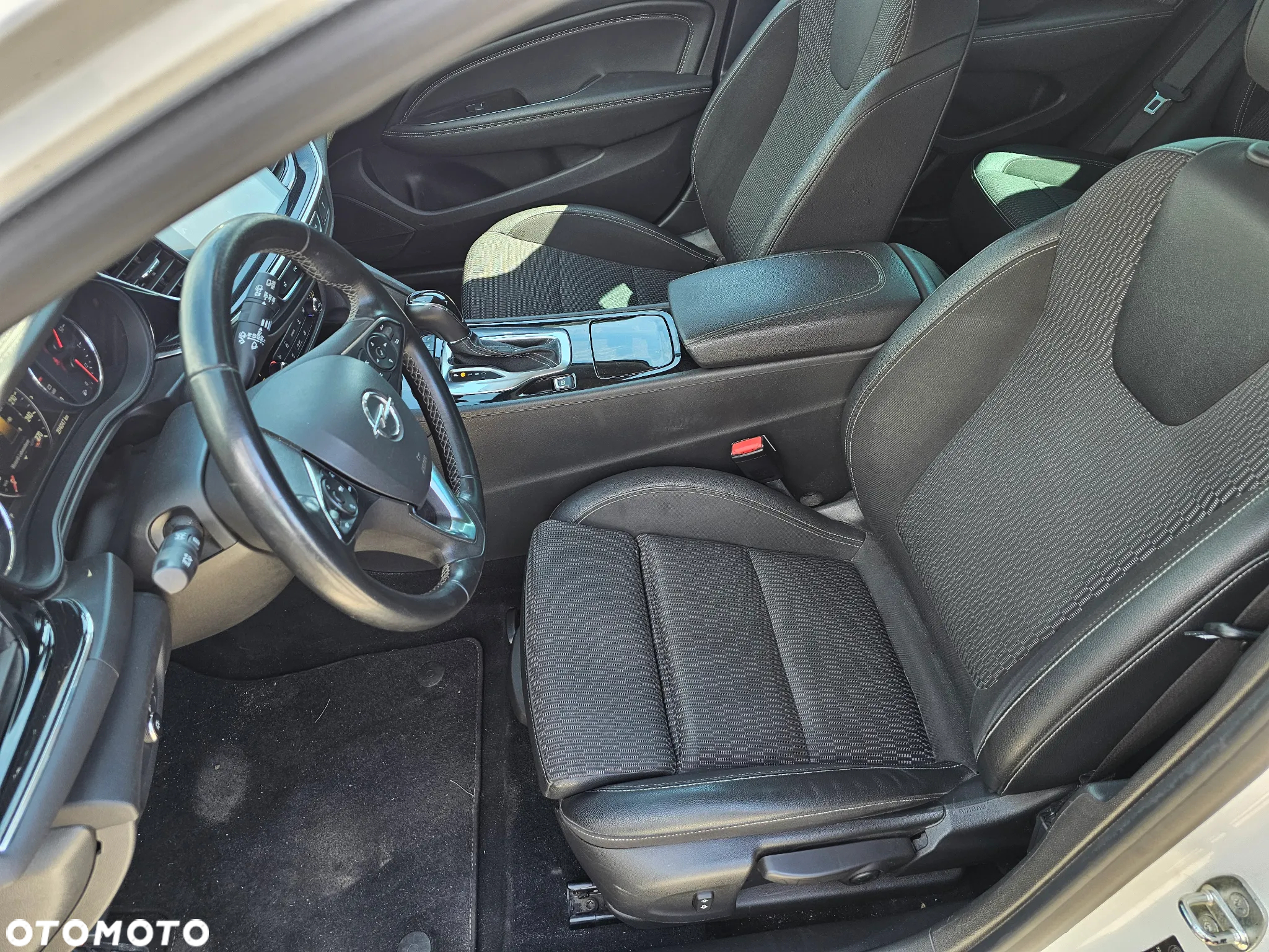 Opel Insignia 2.0 CDTI automatik Business Innovation - 27