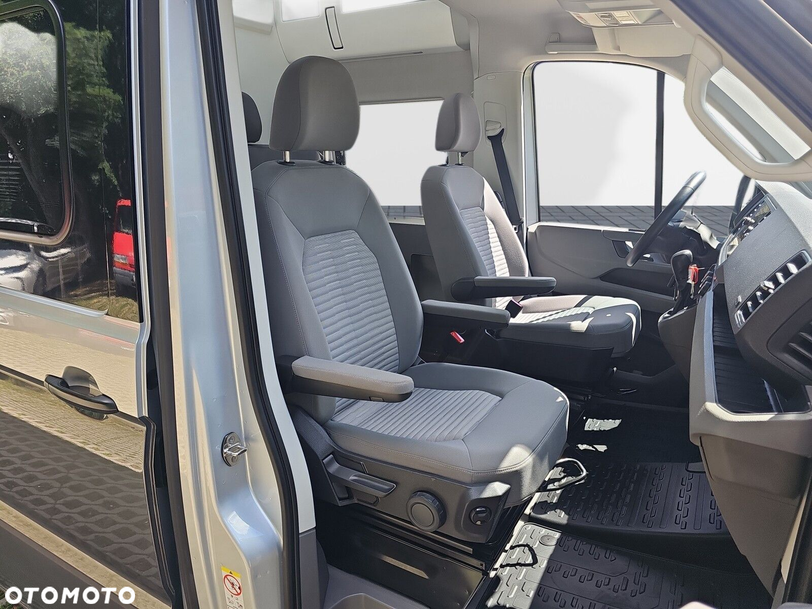 Volkswagen Grand California - 32