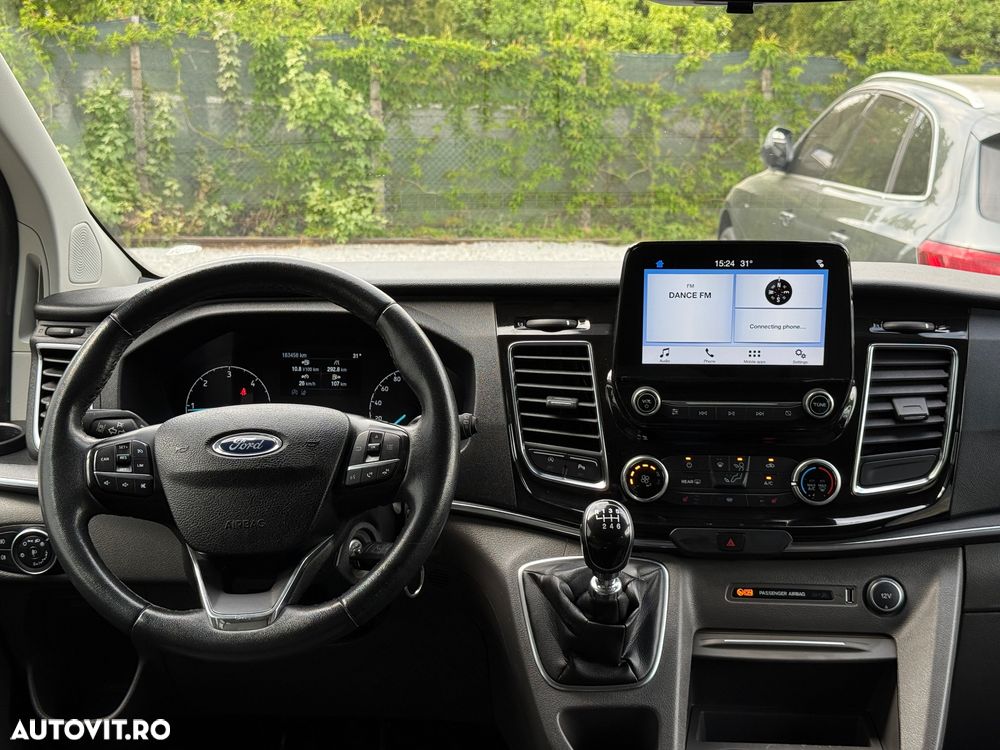 Ford Tourneo Custom - 23
