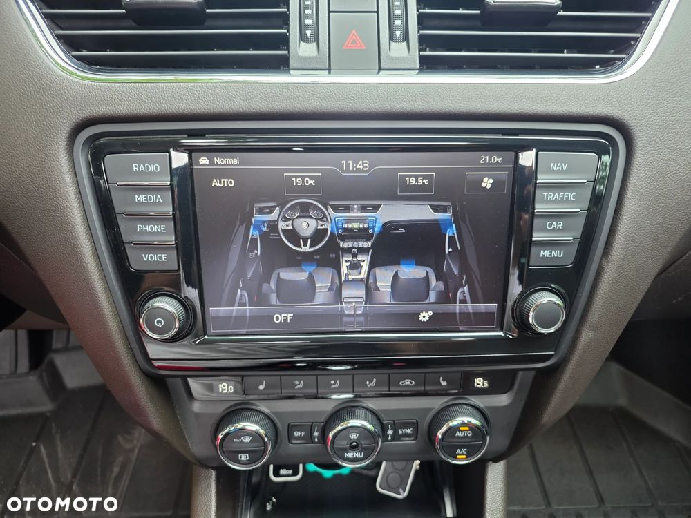 Skoda Octavia 2.0 TDI DSG L&K - 22