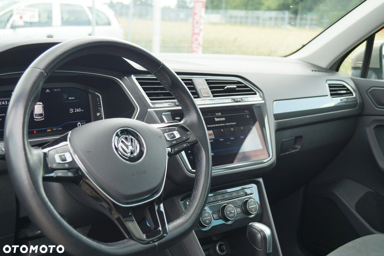 Volkswagen Tiguan - 16