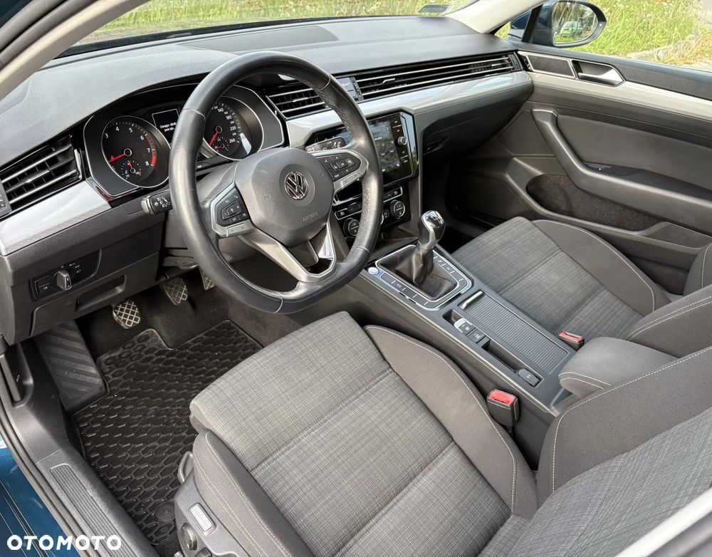 Volkswagen Passat 1.5 TSI EVO Business - 10
