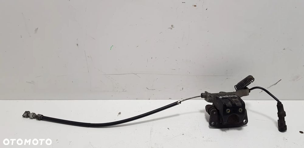 Piaggio MP3 250 Zacisk Zawieszenia Blokady - 1