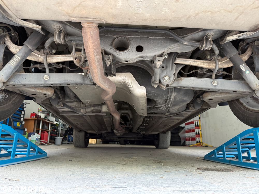 Nissan Qashqai+2 2.0 dCi DPF acenta - 37