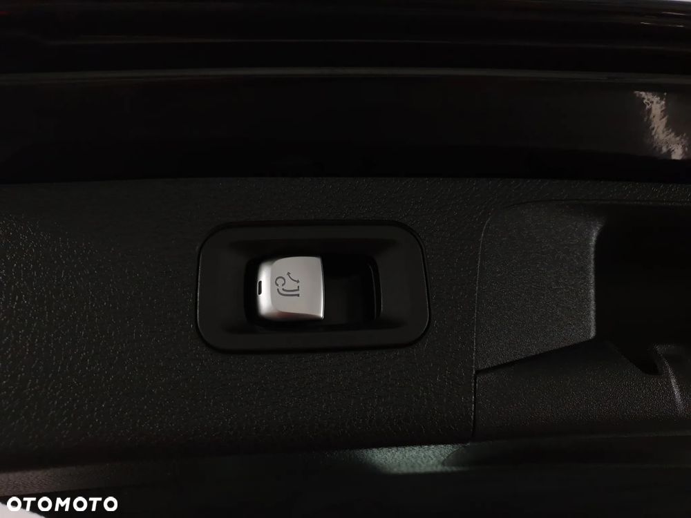 Mercedes-Benz Klasa E 300 de 4Matic 9G-TRONIC AMG Line - 35