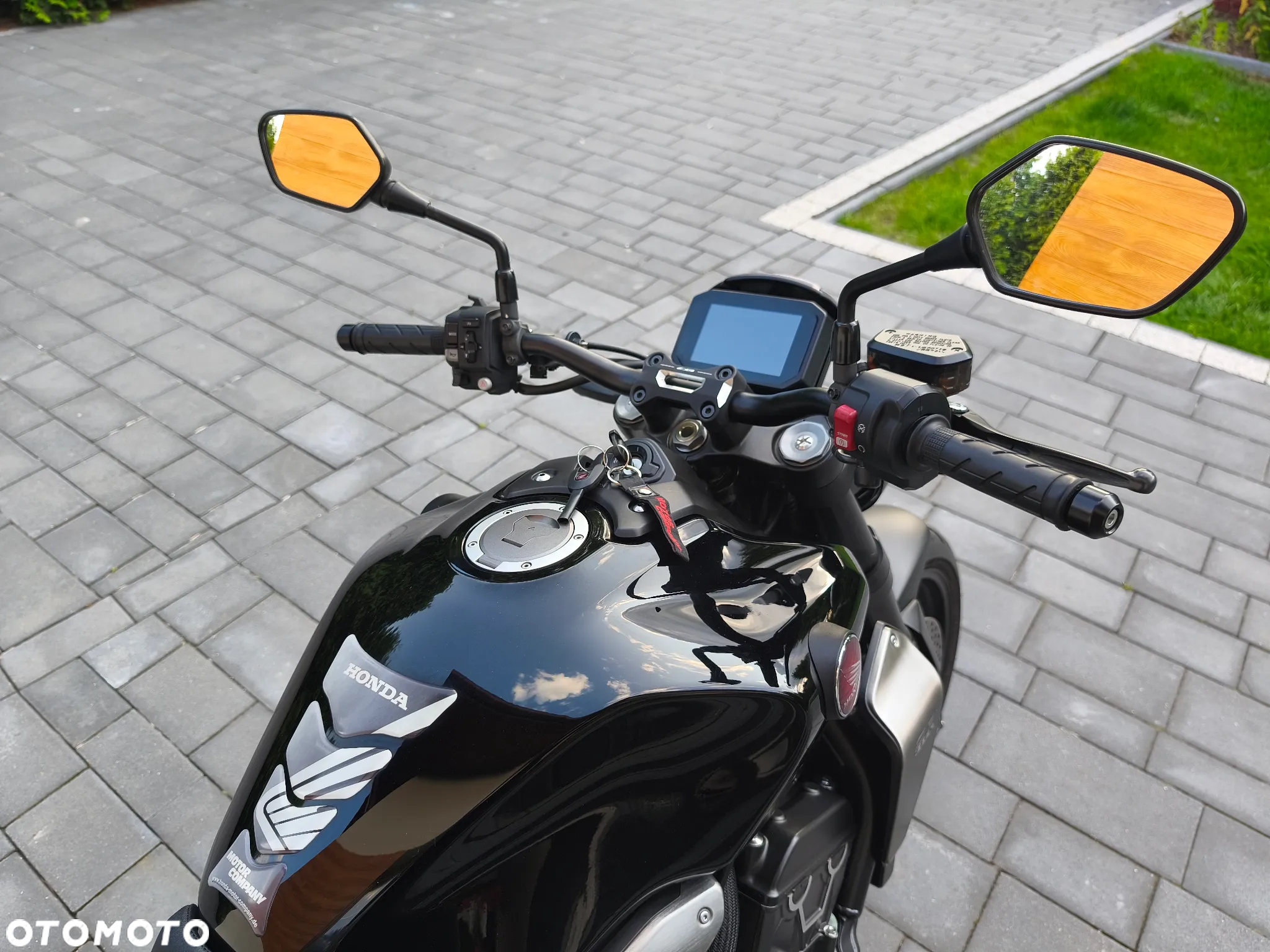 Honda CB - 12