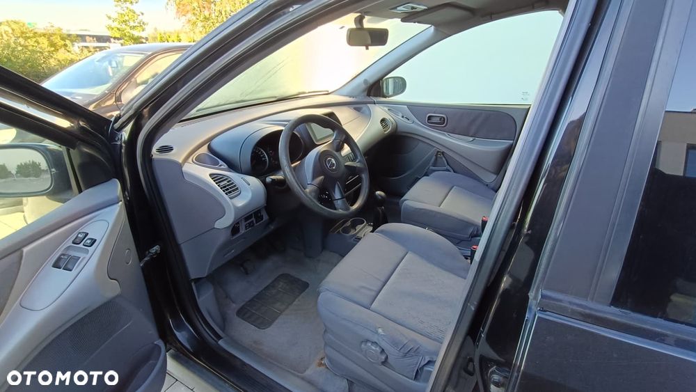 Nissan Almera - 16