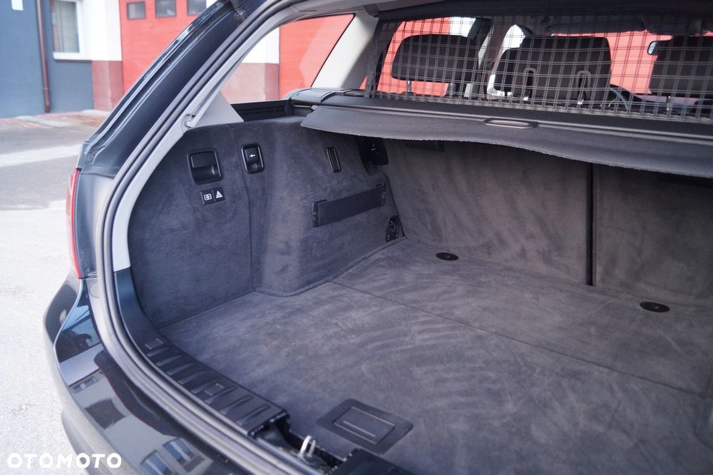 BMW Seria 3 318i Edition Exclusive - 35