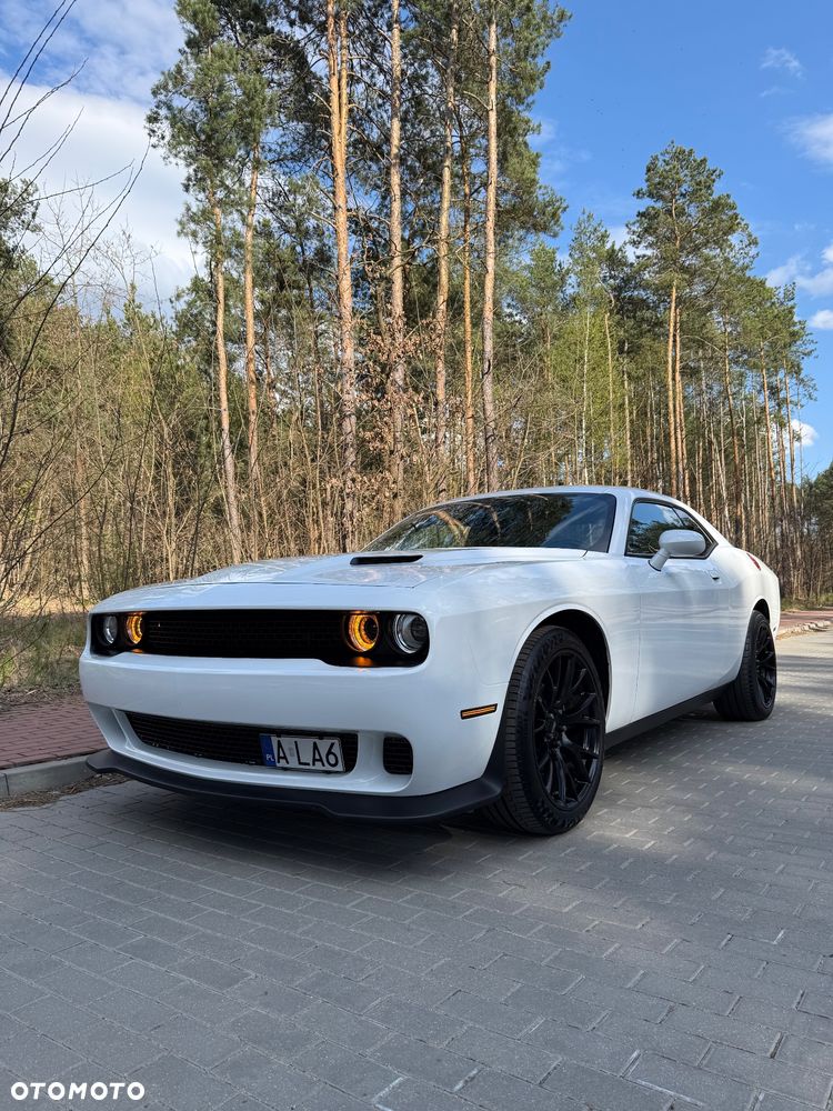 Dodge Challenger - 1