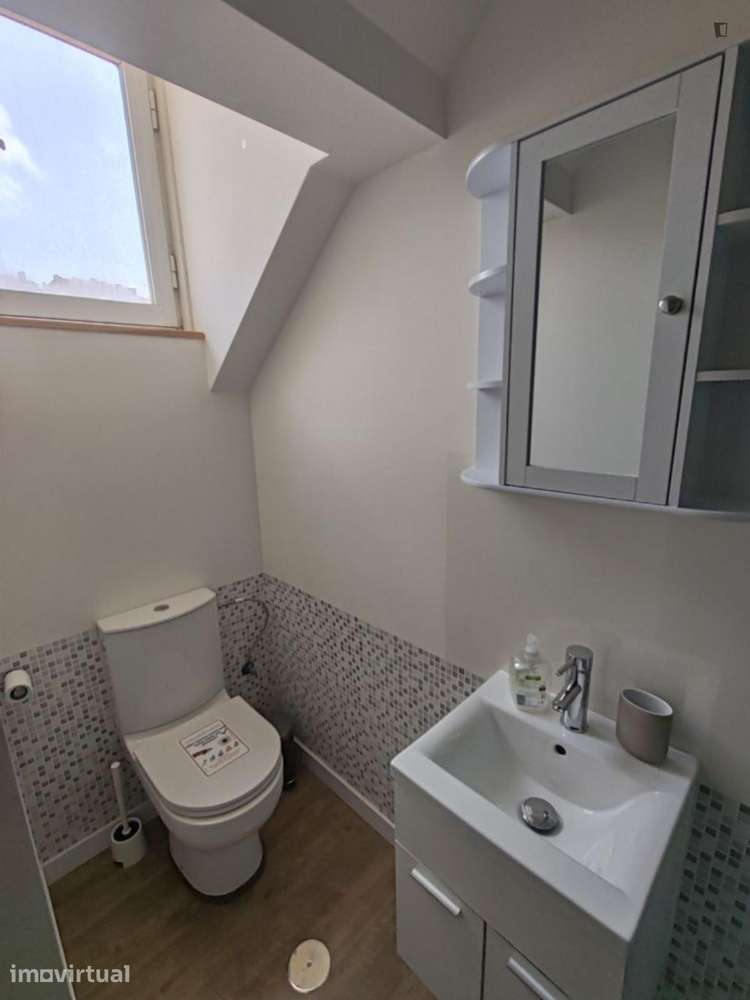 Quarto - localizado em Anjos Lisbon - Grande imagem: 5/20