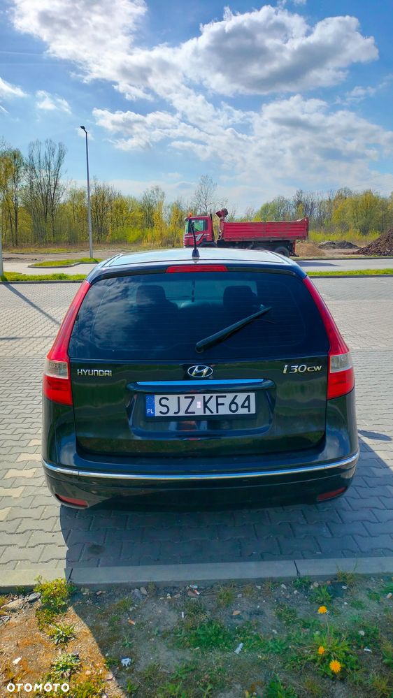 Hyundai i30 1.4 Base + - 5