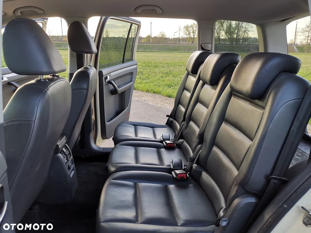 Volkswagen Touran 1.6 TDI DPF DSG Trendline - 29