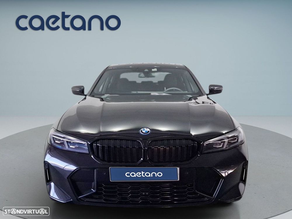 BMW 330 e Pack Desportivo M Pro Auto - 2