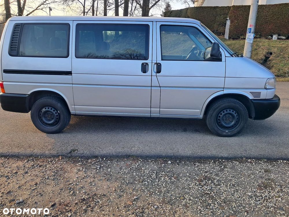 Volkswagen Caravelle - 2