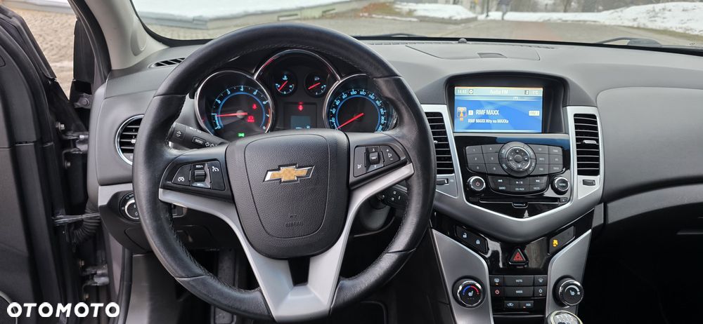 Chevrolet Cruze 1.8 LT+ - 23