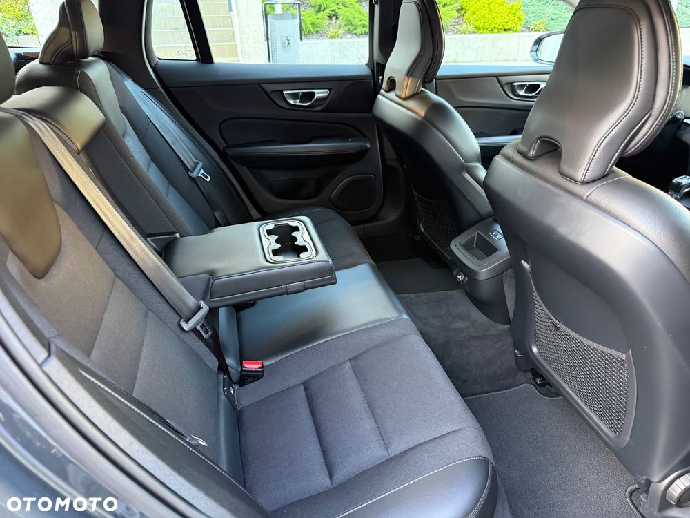 Volvo V60 D4 Momentum Pro - 13