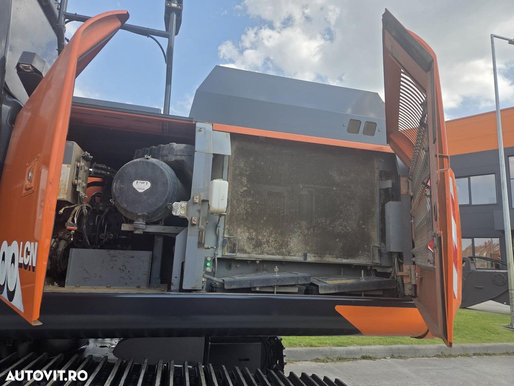 Hitachi ZX300LCN-6, 2019, 8.944h, cupa NOUA 1,8mc, 31,6tone, Ad sapare 7,5m, latime 3m, camere spate si laterale, inst picon si rotire pe brate, consum mediu 19,6l, lant 90% ok doar 721h deplasare, avertizare antirasturnare, posibl leasing-PROMOTIE 93.900Eur - 27