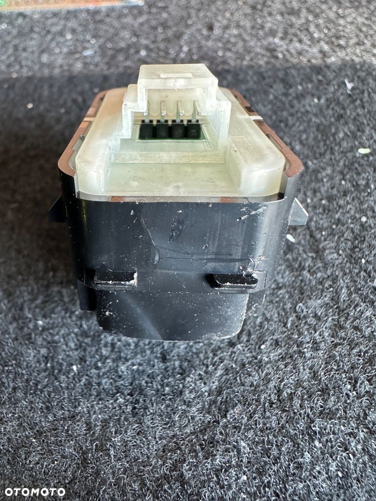 MERCEDES s 222 c217 przycisk otwierania klapy bagażnika - 3