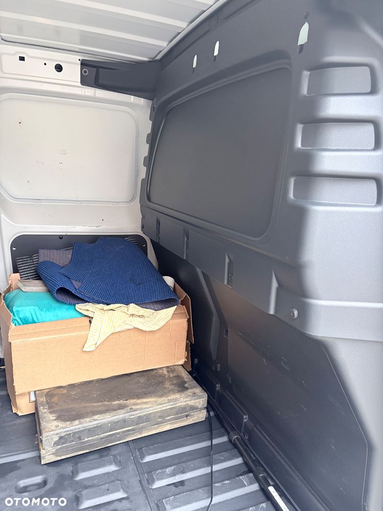 Volkswagen Caddy - 11