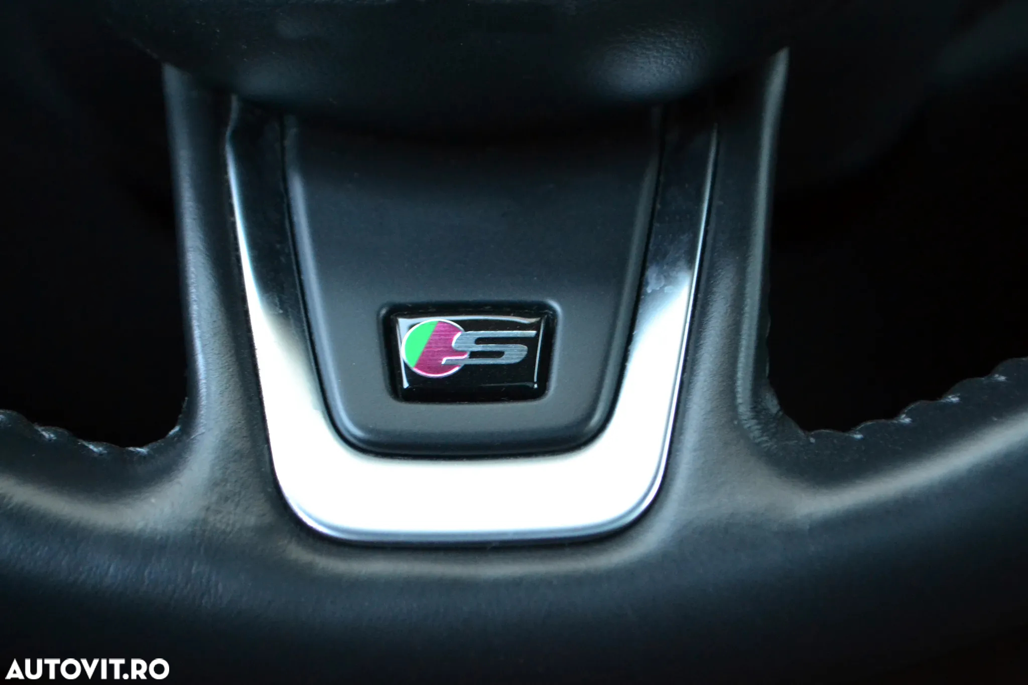 Jaguar F-Pace S AWD - 34