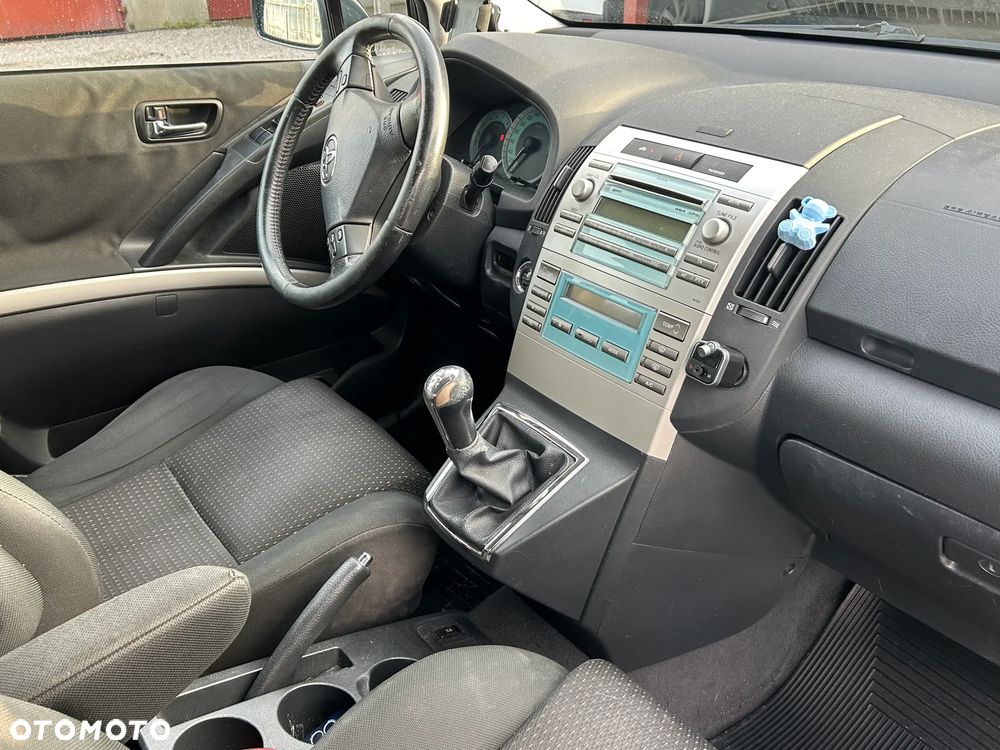 Toyota Corolla Verso - 8