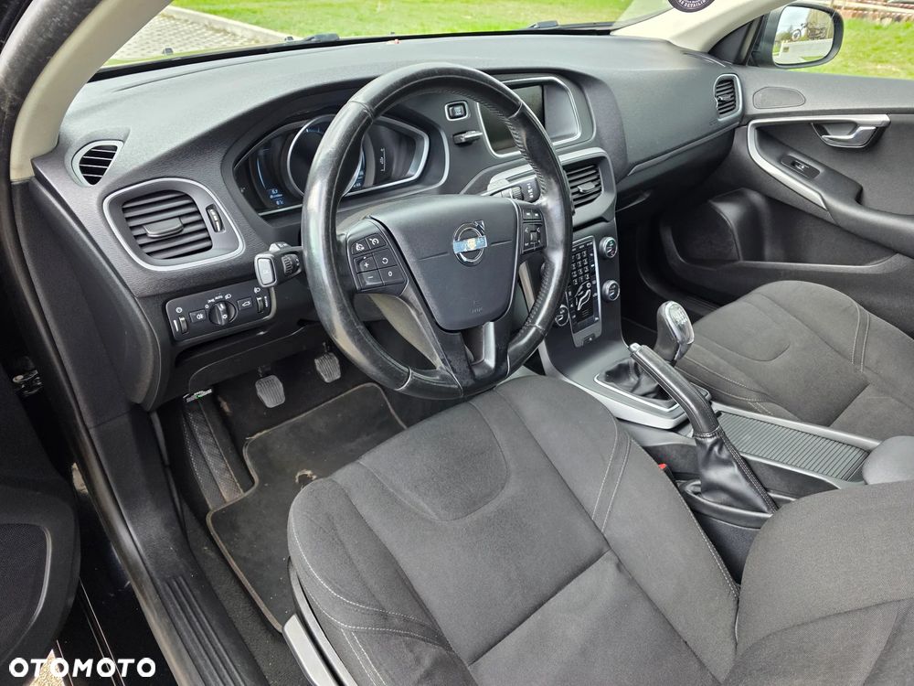 Volvo V40 D2 Momentum - 9