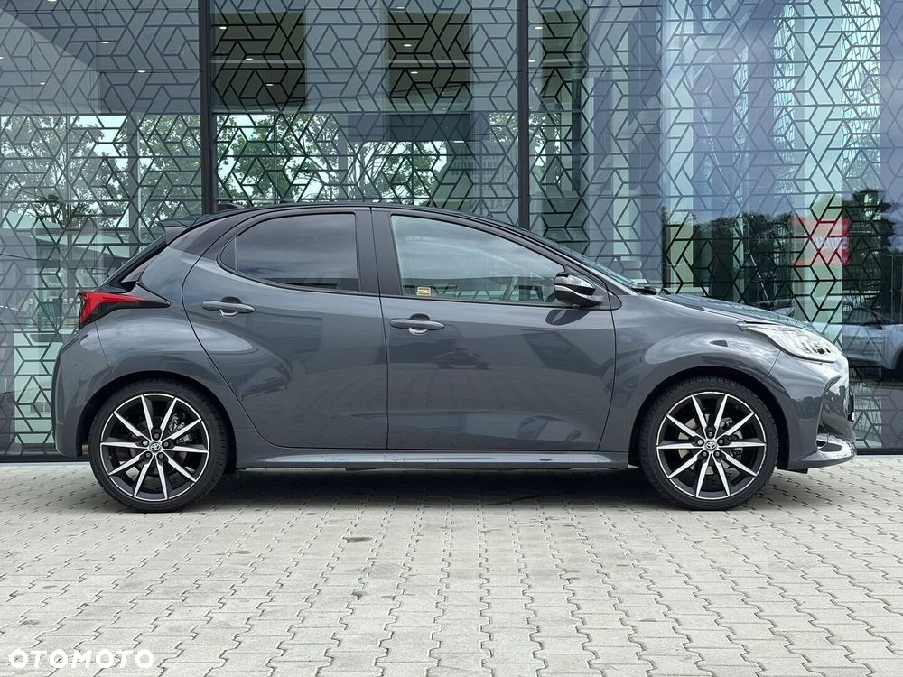 Toyota Yaris Hybrid 1.5 GR Sport - 4