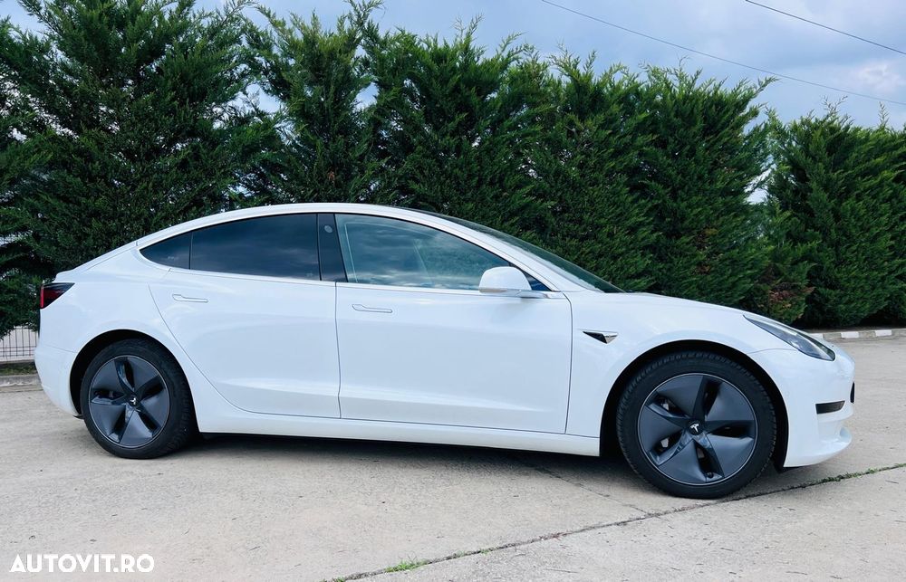 Tesla Model 3 Standard Reichweite Plus Hinterradantrieb - 4