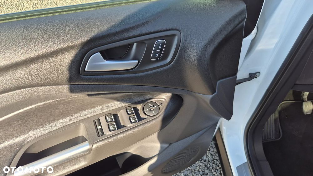 Ford Kuga 2.0 TDCi 4x2 Titanium - 19