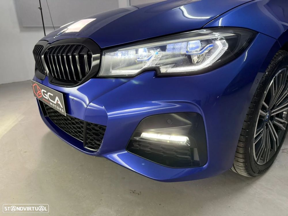 BMW 330 e Touring Pack Desportivo M Auto - 29