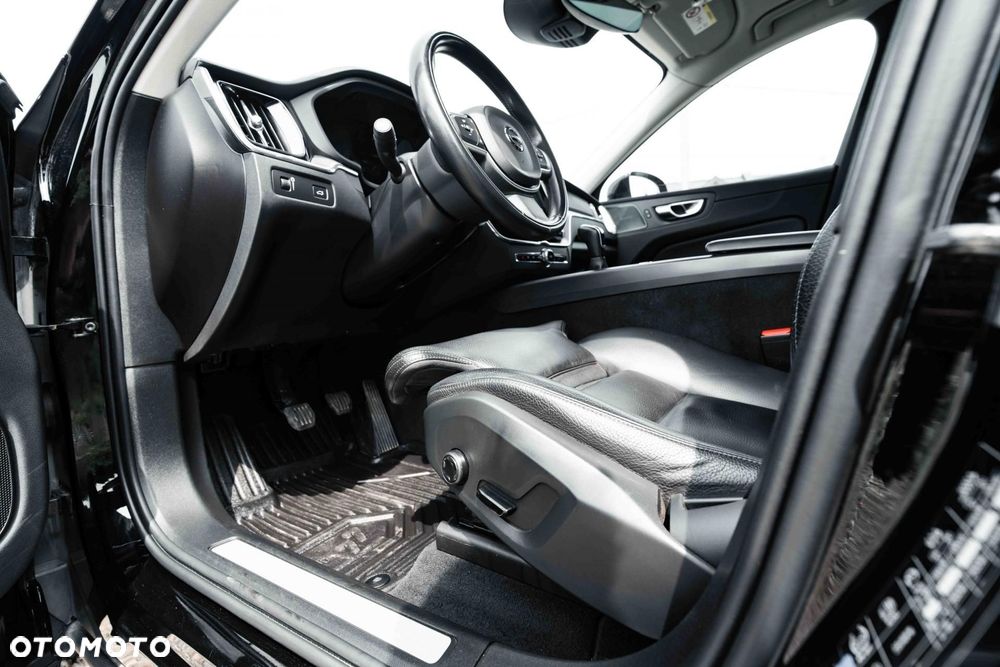 Volvo XC 60 D3 Momentum Pro - 13