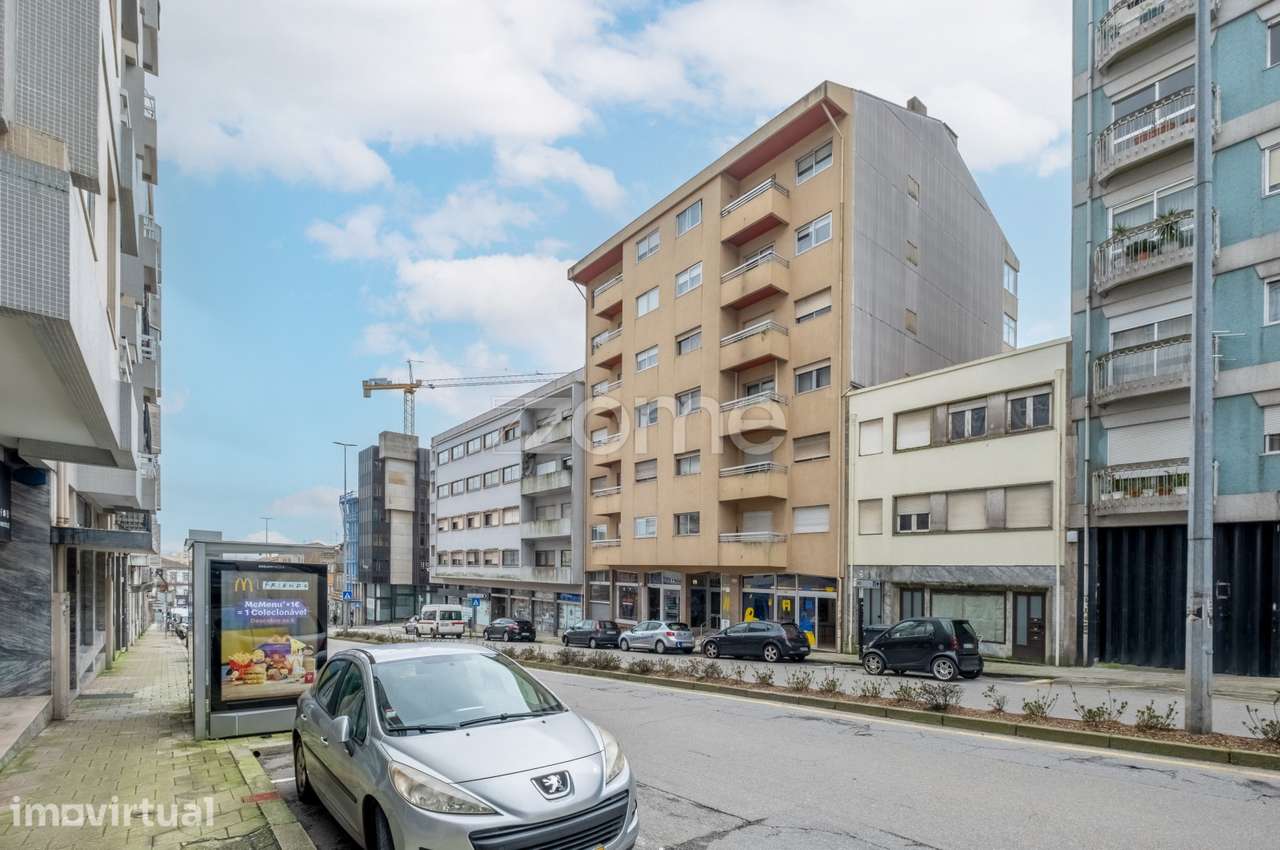 Escritório transformado em T0 na R. Pinto Bessa, Porto - Investimento - Grande imagem: 4/25