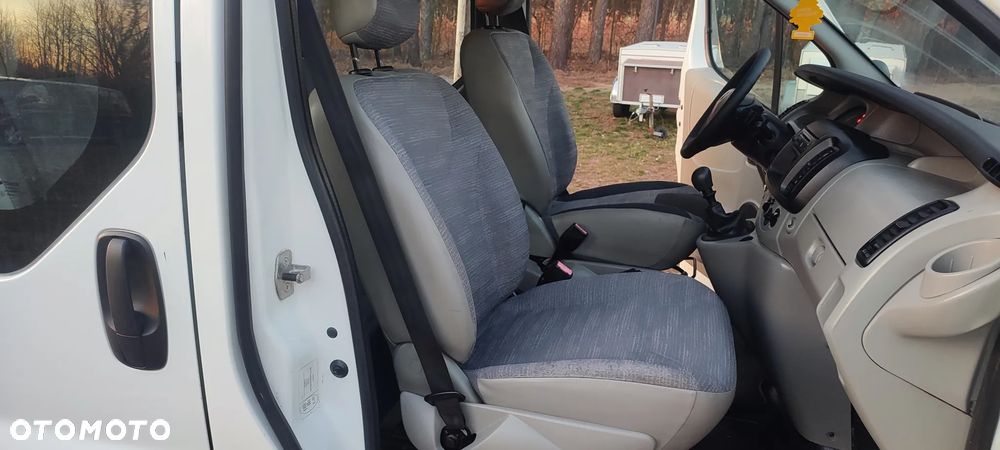 Renault Trafic - 12