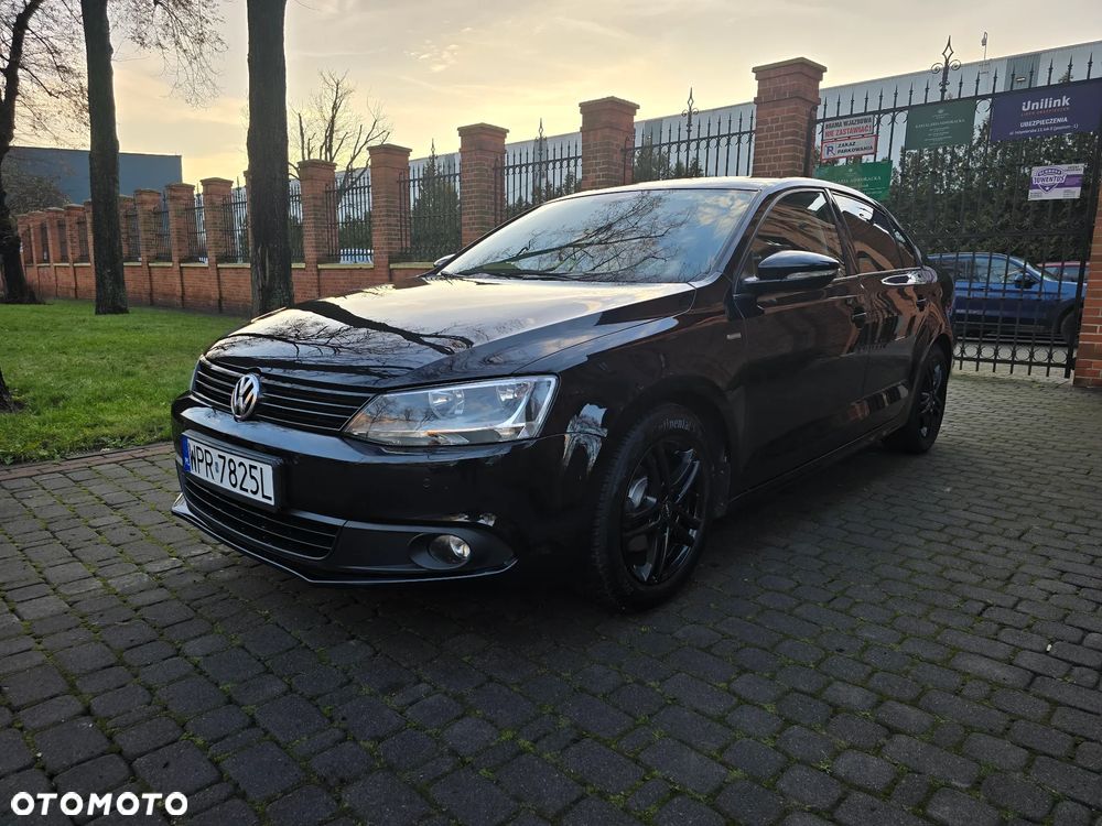 Volkswagen Jetta 1.6 TDI Match - 26