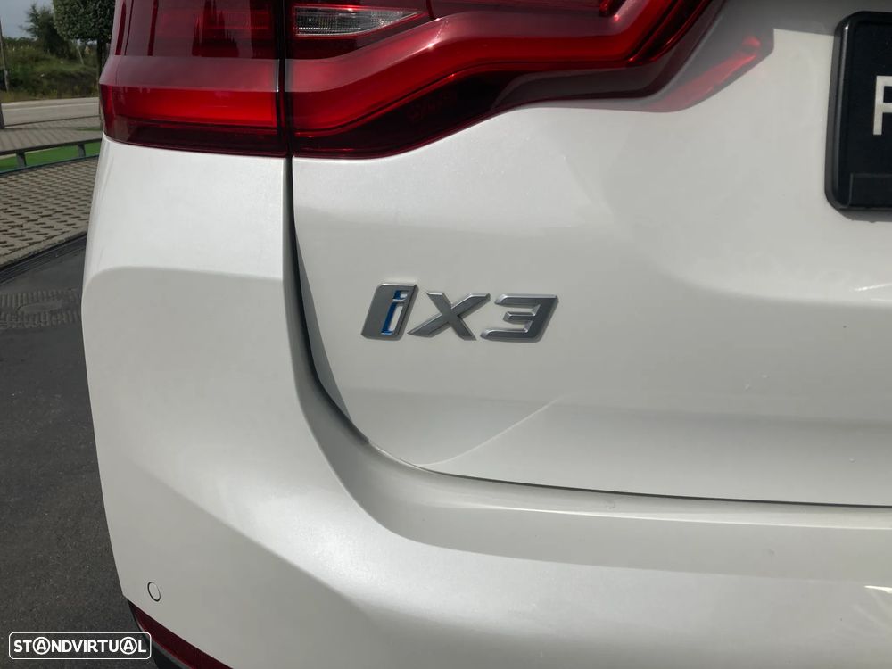 BMW iX3 Impressive - 10