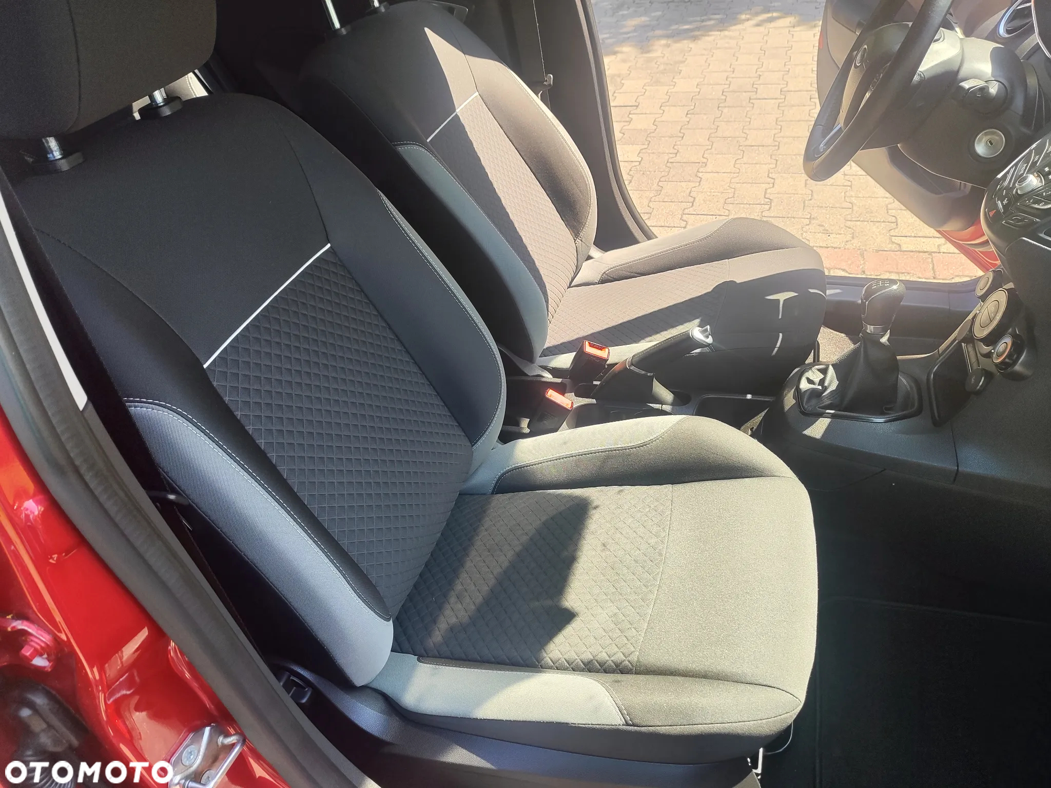 Ford Fiesta 1.0 EcoBoost Start-Stop Titanium - 38