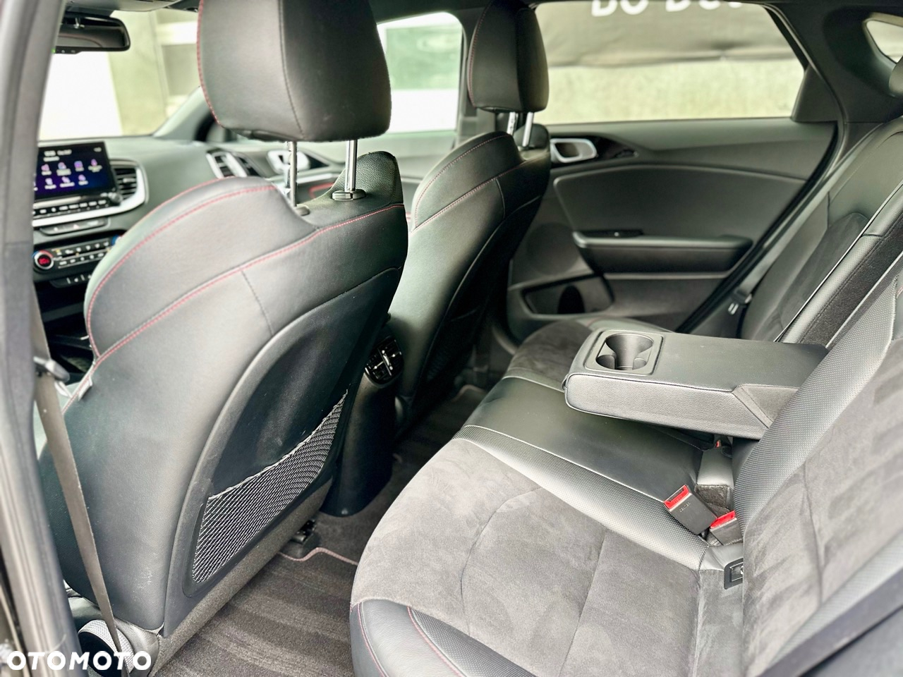 Kia ProCeed 1.6 T-GDI GT DCT - 25