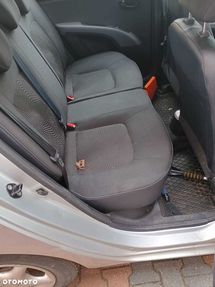 Hyundai i10 - 4