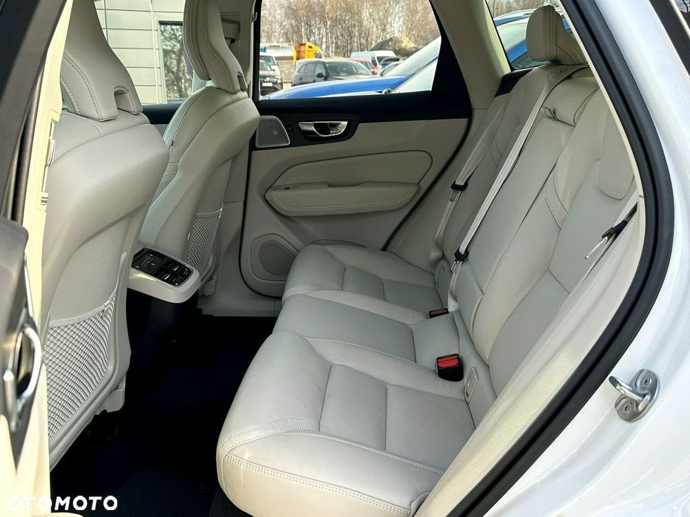 Volvo XC 60 D5 AWD Inscription - 18