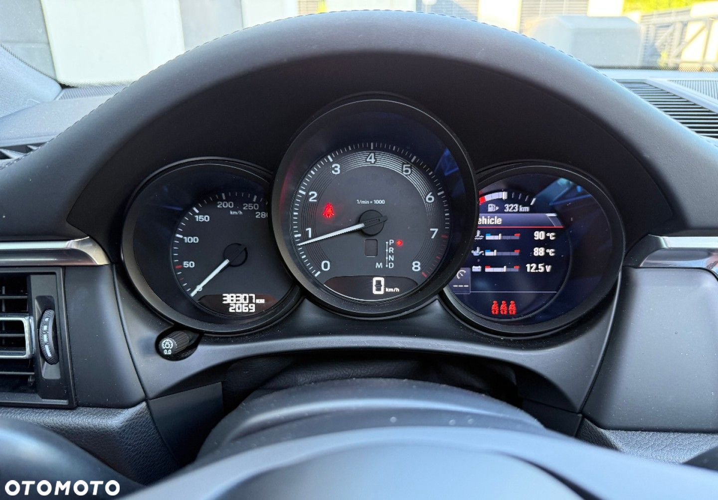 Porsche Macan T - 11