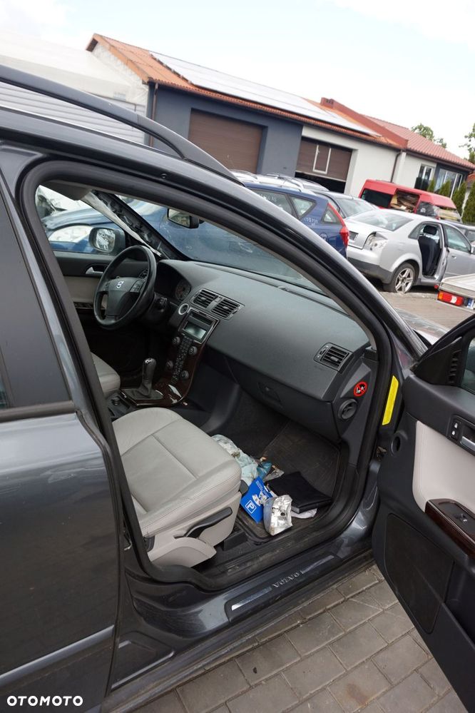 VOLVO V50  KOMBI 2007 455-16 2.0 D D4204T 136KM MMT6 SZARY na części - 12
