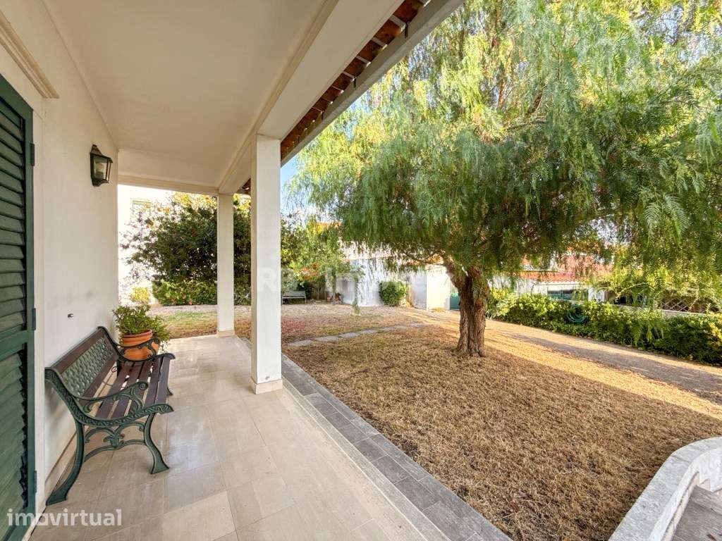 Moradia T4 c/ Tertúlia, Garagem e Jardim, no Entroncamento - Grande imagem: 2/60