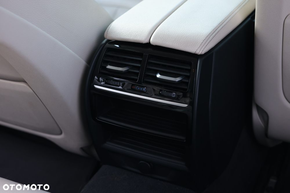 BMW Seria 5 520i GPF M Sport sport - 15